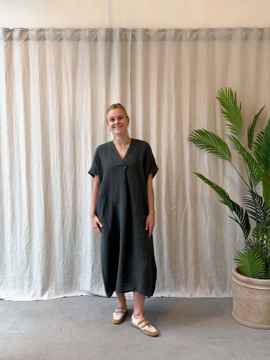 Bari linen dress