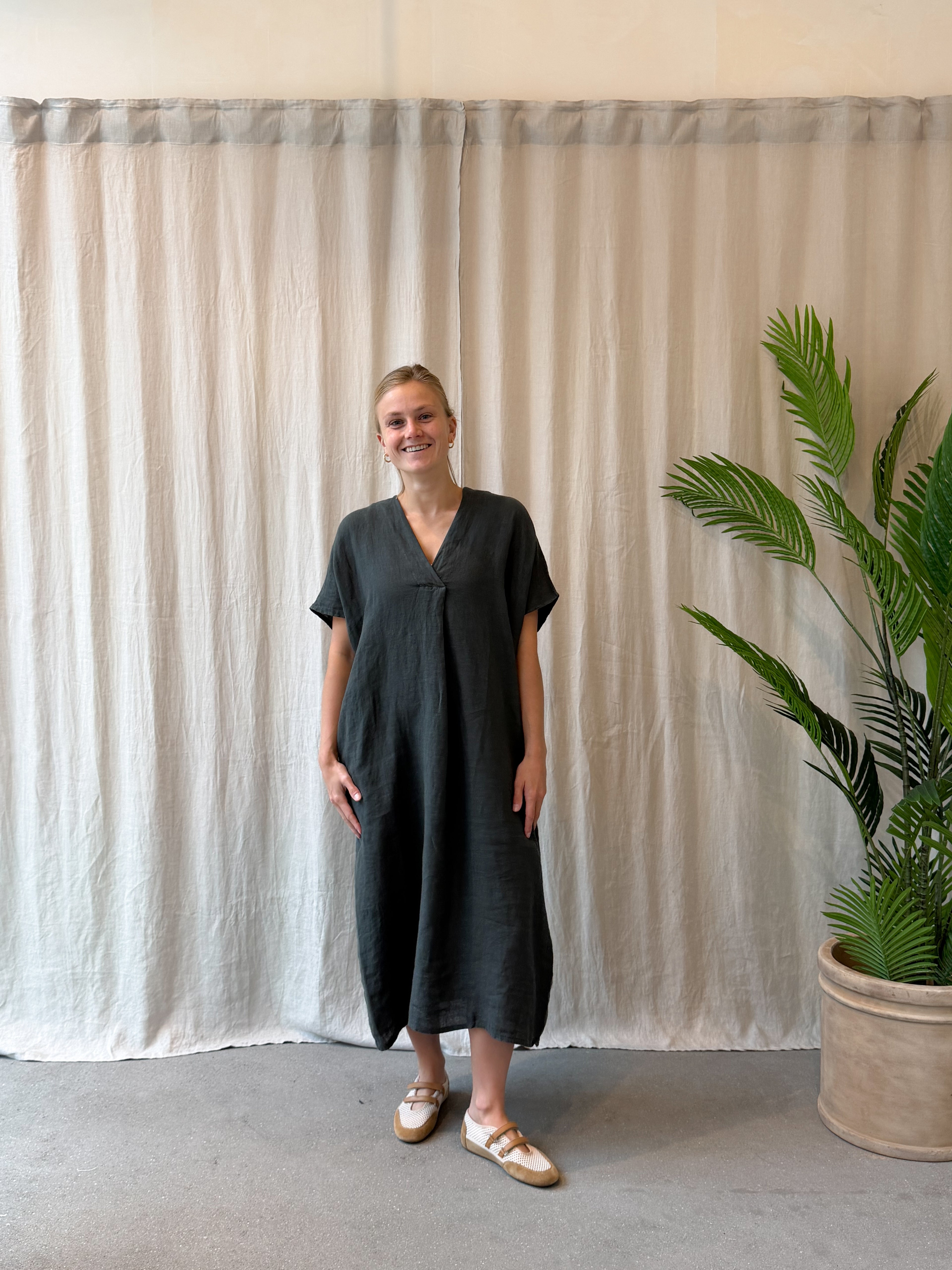 Bari linen dress