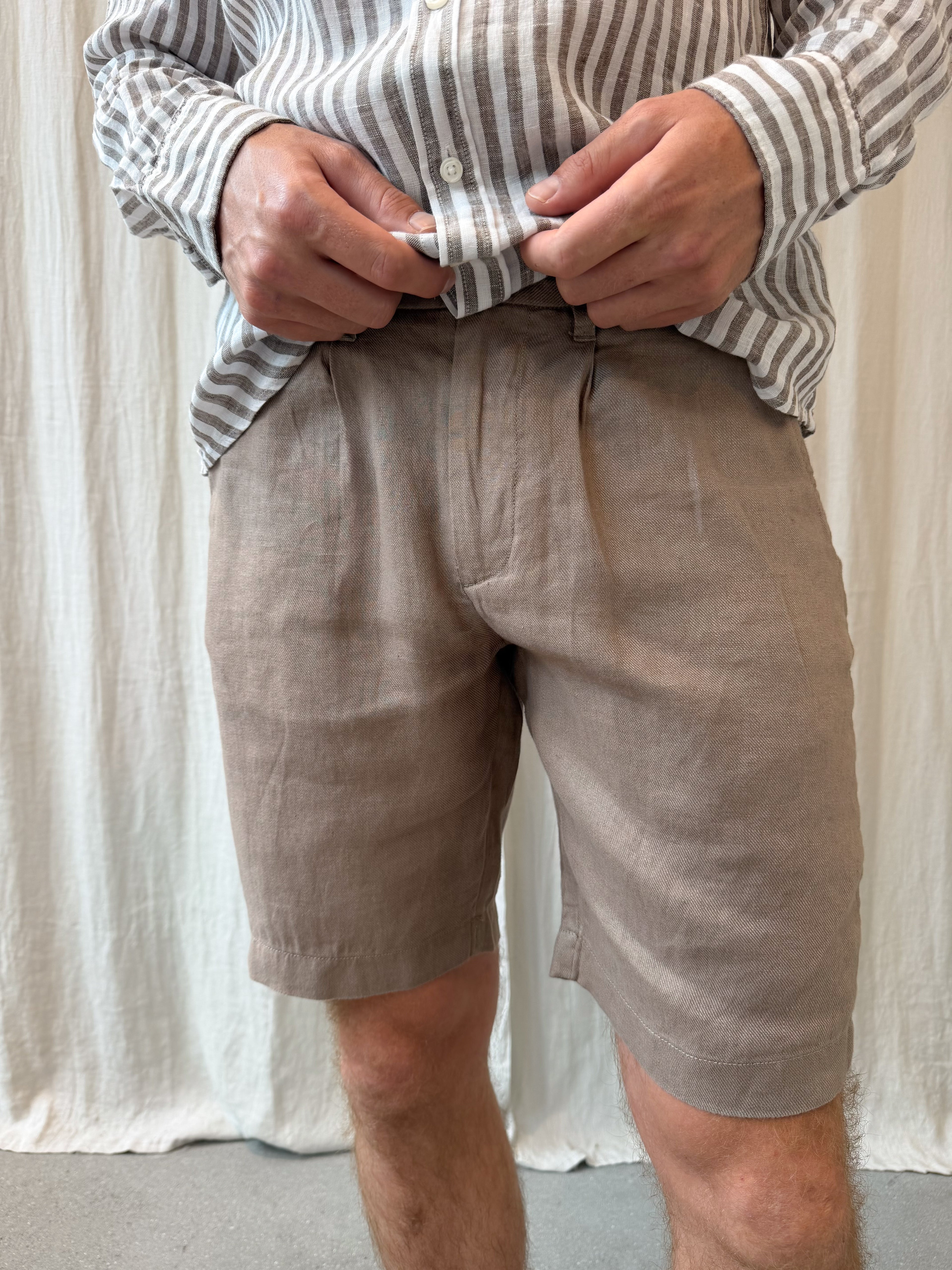 Antibes linen short