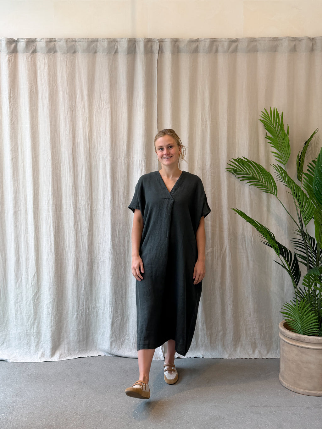Bari linen dress