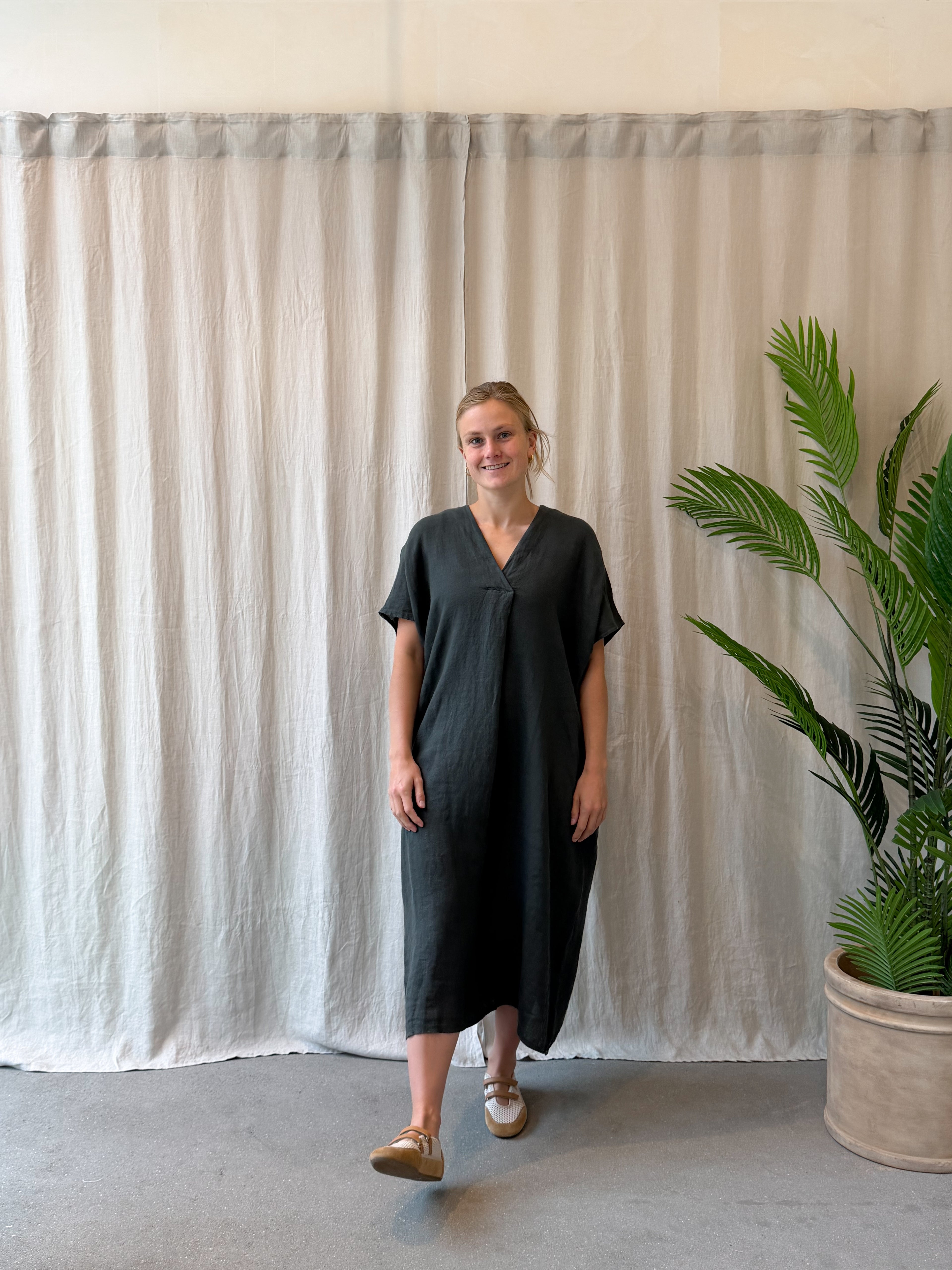 Bari linen dress