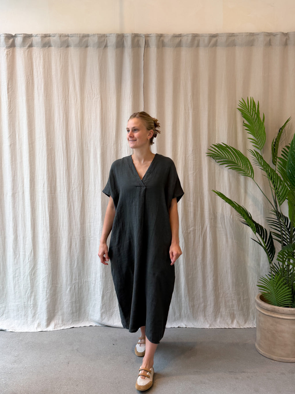 Bari linen dress