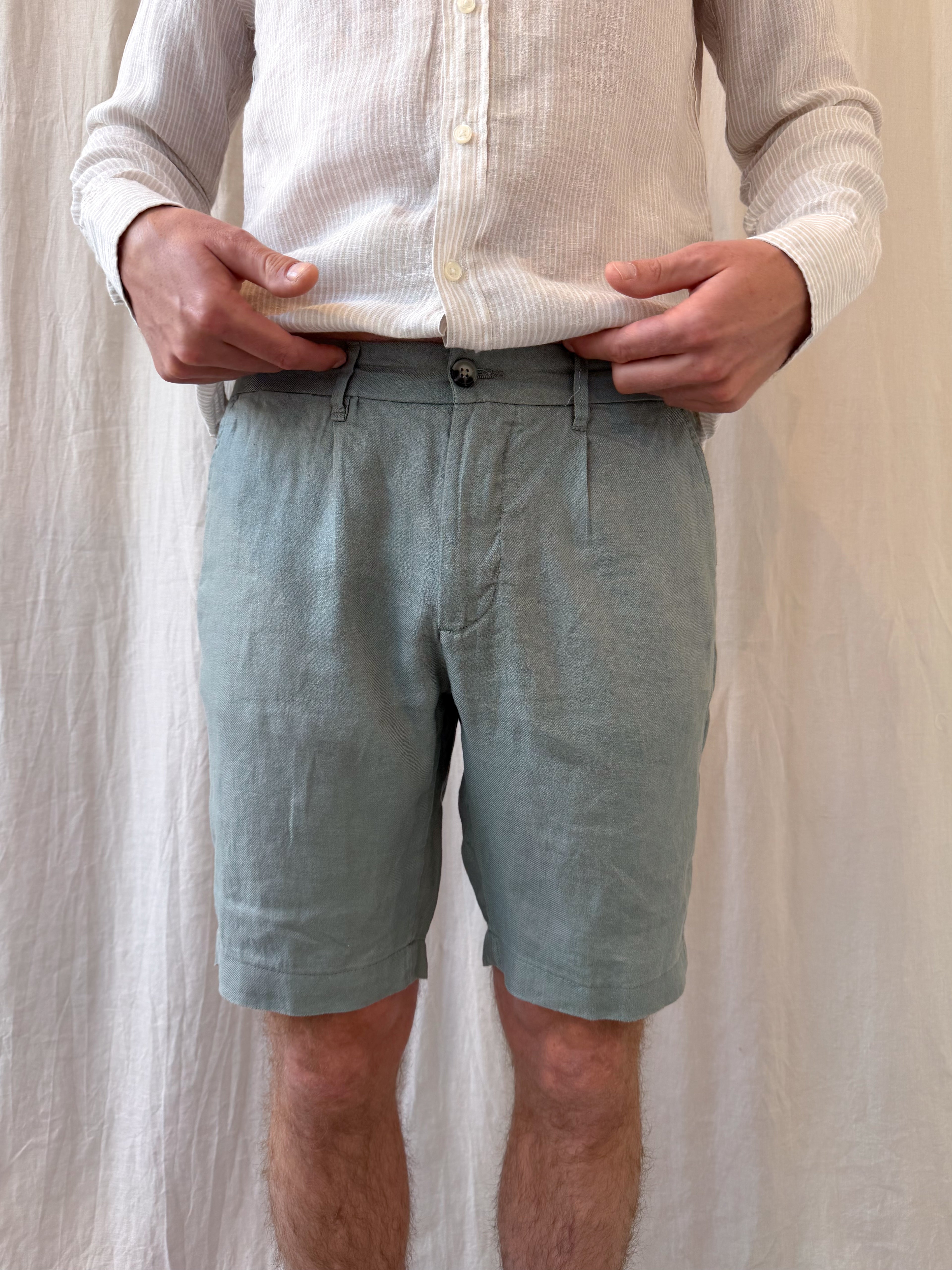 Antibes linen short